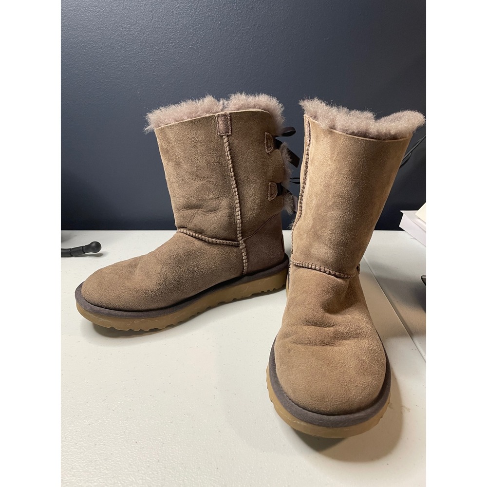 UGG Bailey Bow II Taupe Suede Sheepskin Mid Calf Boots Womens Size 6 F26016G